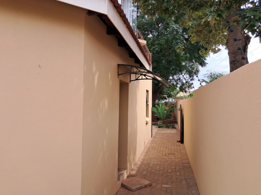 4 Bedroom Property for Sale in Rhodesdene Northern Cape